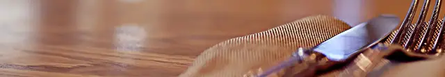 Besteck auf Serviette